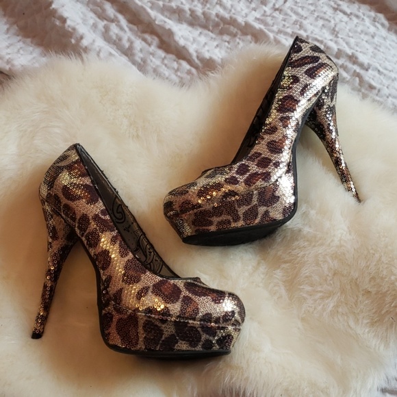 Dollhouse Shoes - Dollhouse size 7.5 platform heel cheetah